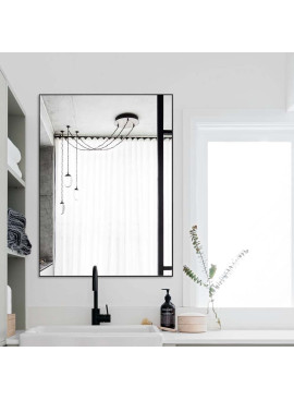 Fyrkantig spegel med svart ram. Passar bra som badrumsspegel eller som hallspegel och till sovrummet.