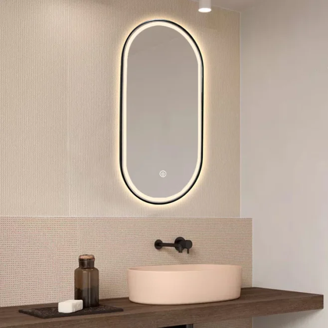 Koniseur spegel med LED ljus och svart aluminum ram